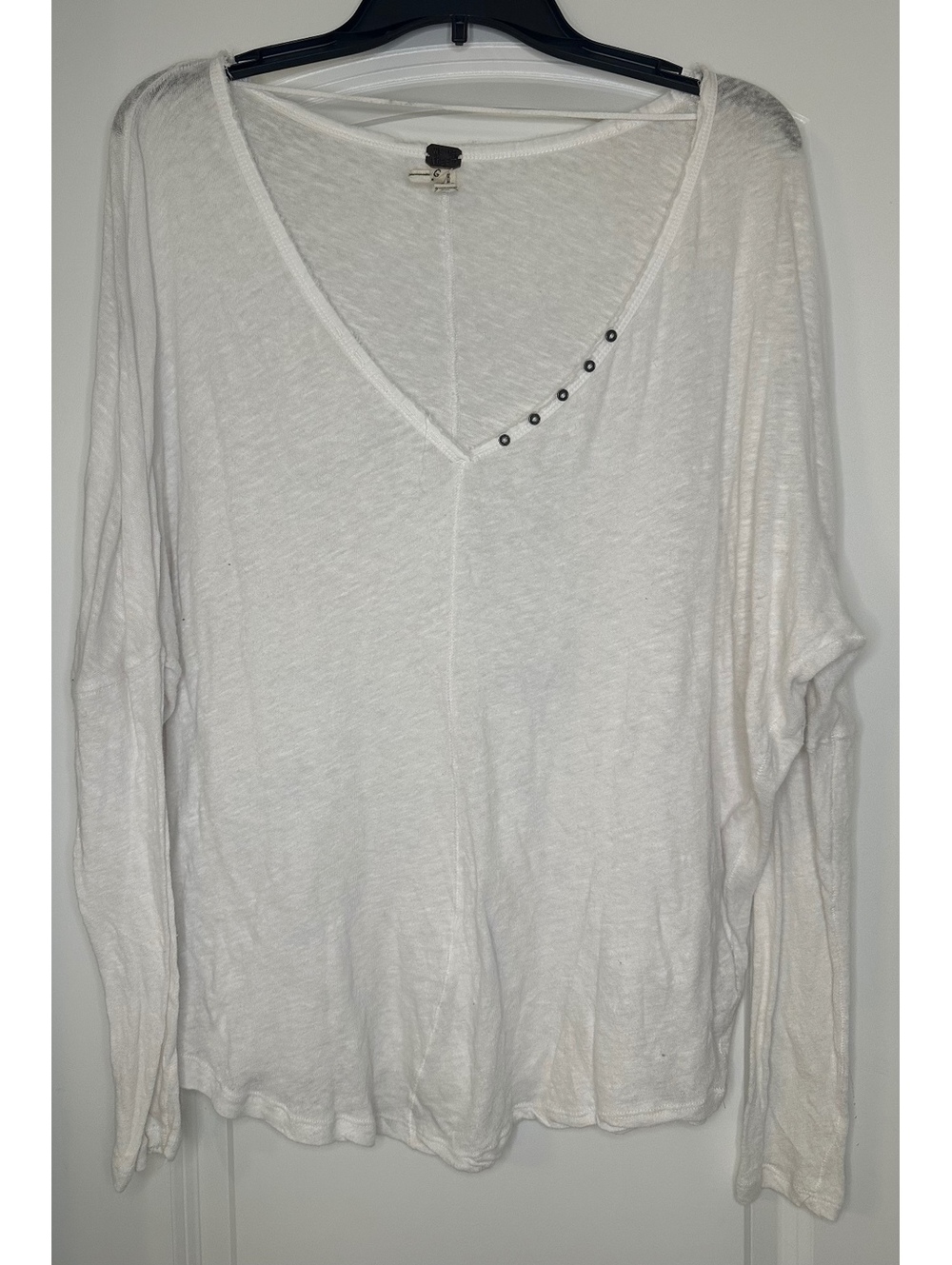 We The Free White Long Sleeve V-Neck Top with Eyelet Detail Size XL